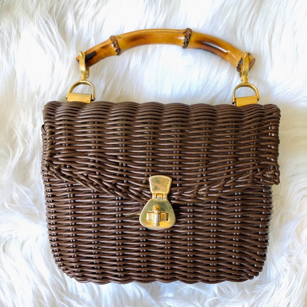 v i n t a g e : Boho Woven Vinyl Wicker Wood Purse